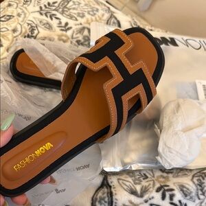 Fashion Nova Brown and Black Slide Sandals